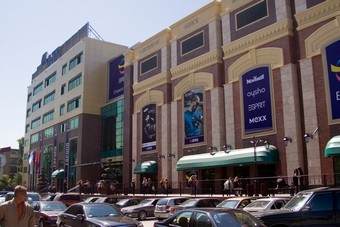 Прокурор потребовал убрать от «Европа Центра» шлагбаумы, мешающие проезду